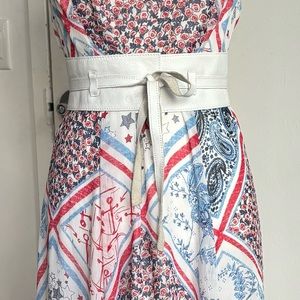 GUESS White Leather Waist Belt Size Small